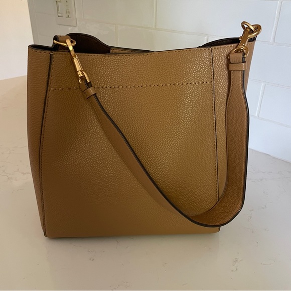 Tory Burch McGraw Bucket Bag in Tiramisu - Picture 7 of 16